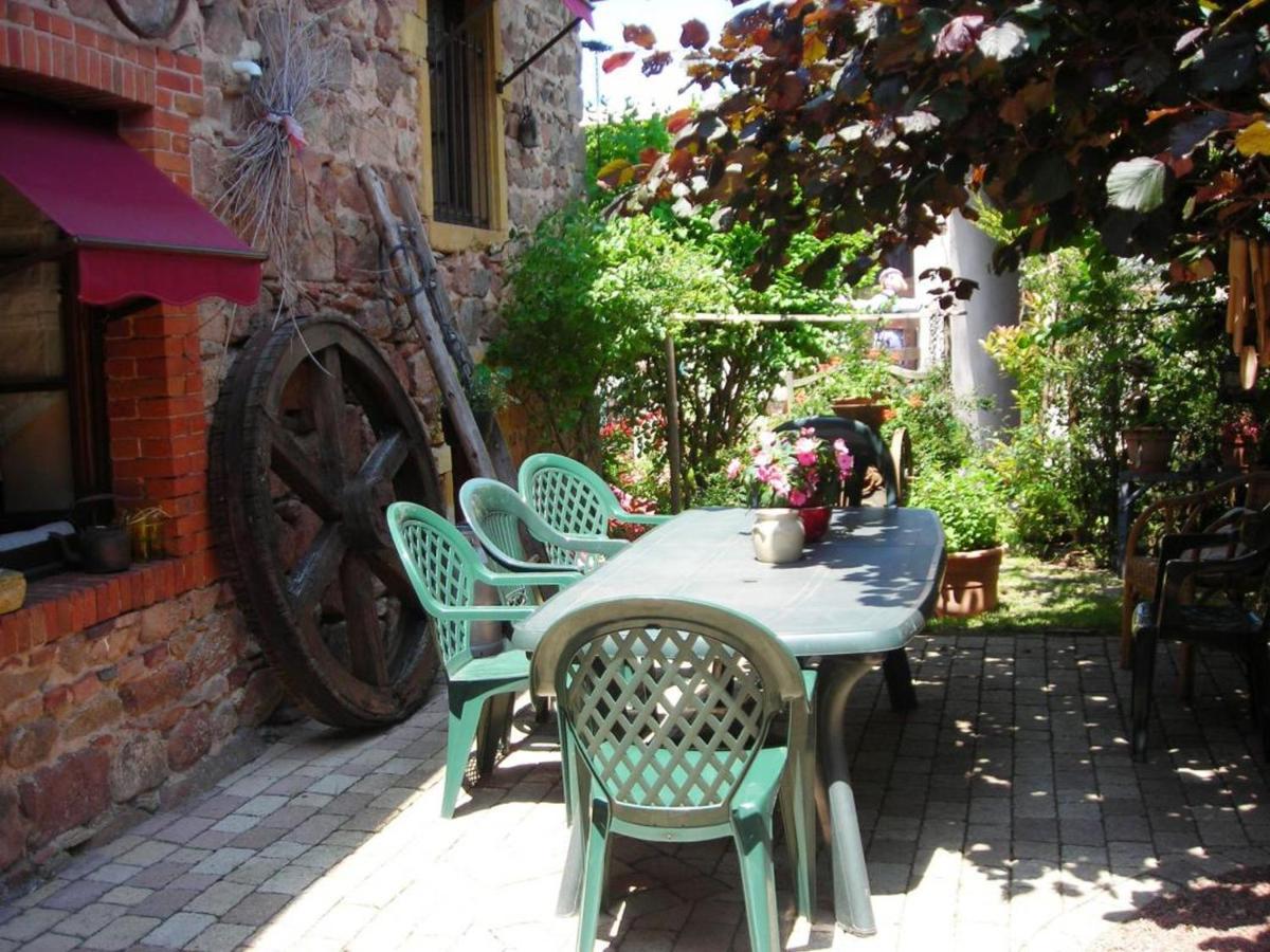 Gite Charmant Avec Jardin Privatif, Proche Sites Historiques Et Activites De Plein Air - Fr-1-496-183 Cuinzier Exterior foto